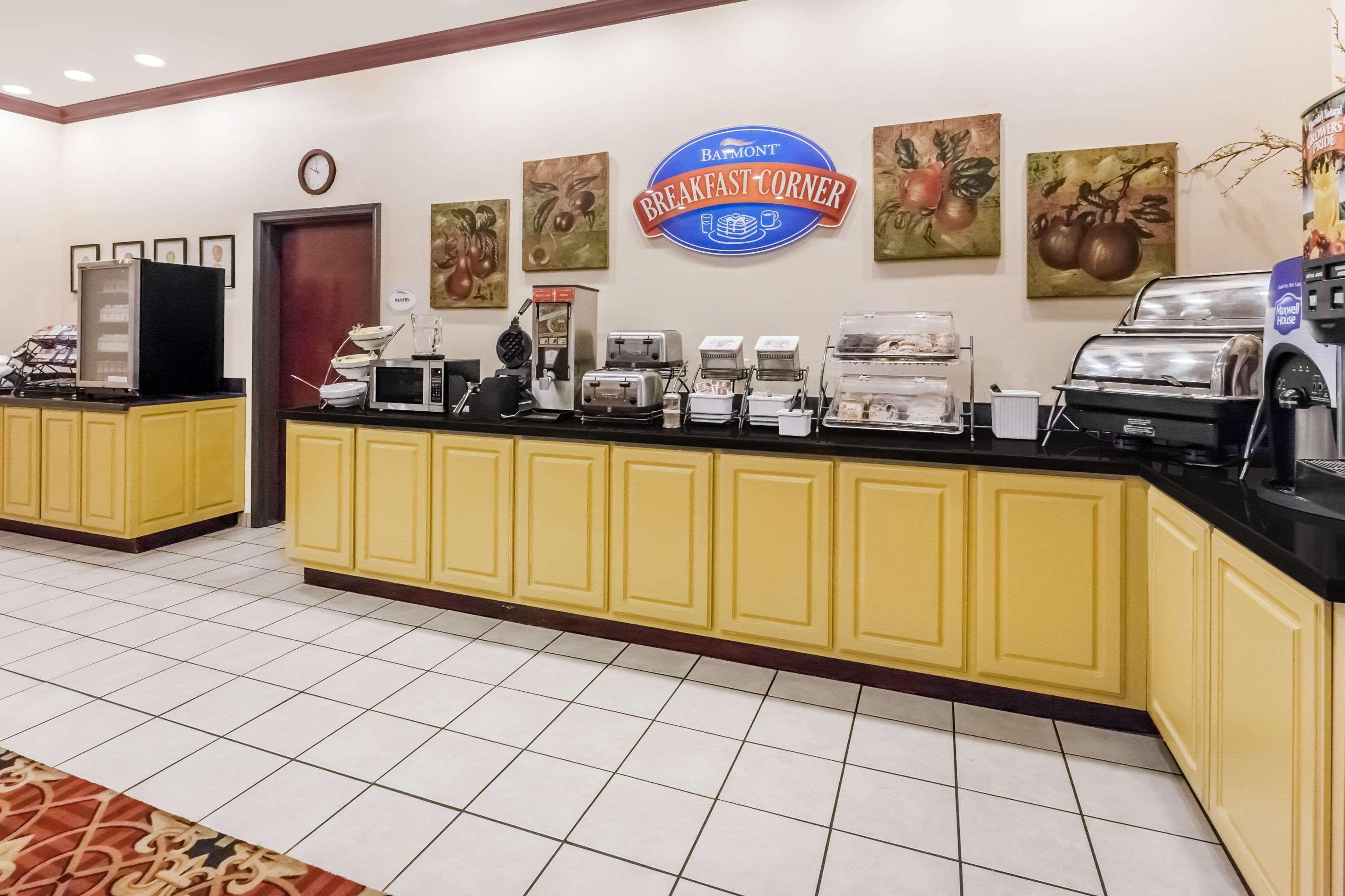 Baymont By Wyndham Henderson Hotel Ngoại thất bức ảnh